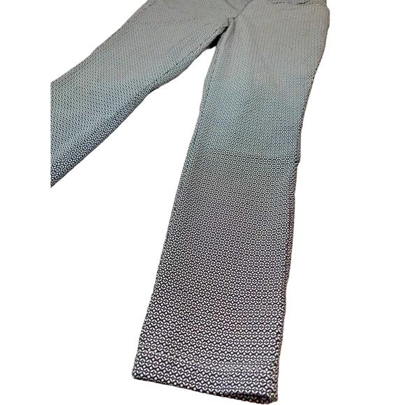 Signature Slimming Christopher Banks Black and White Diamond Design Size 6 - Picture 4 of 8